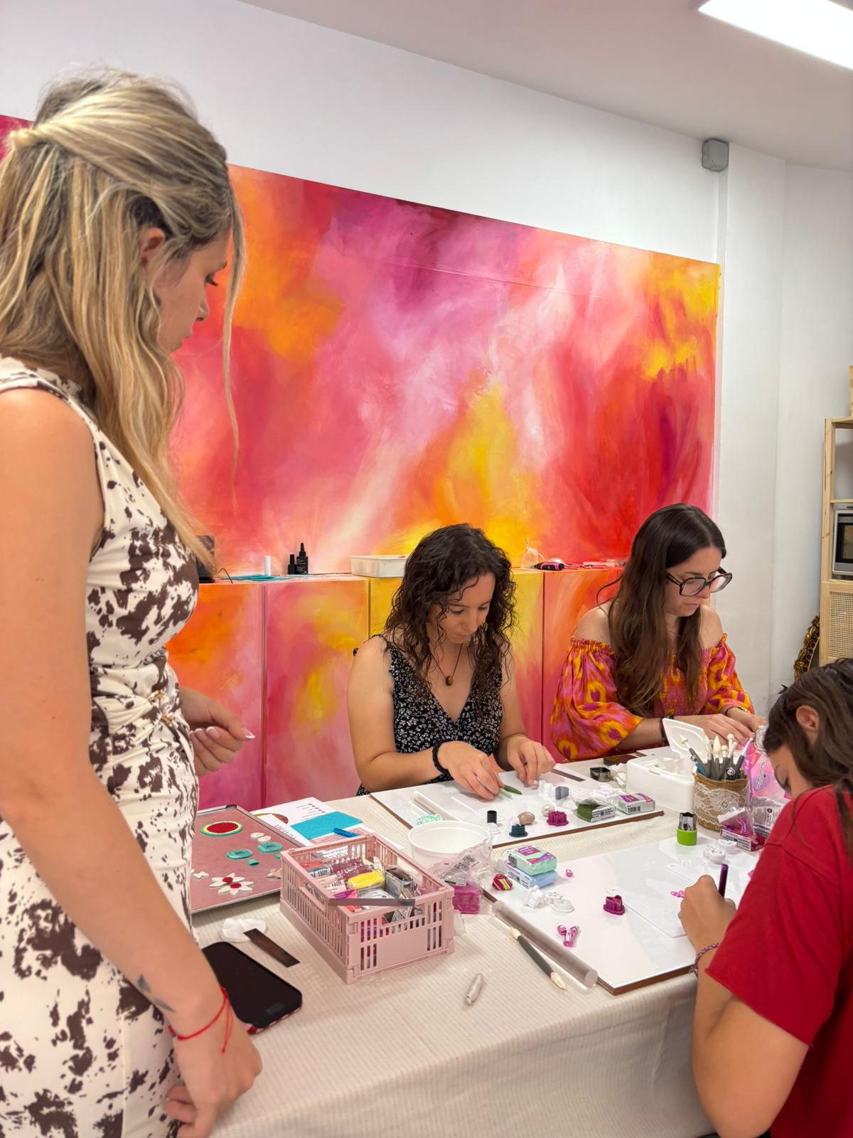 Taller Crea tu inicial de arcilla polimérica- IMÁN