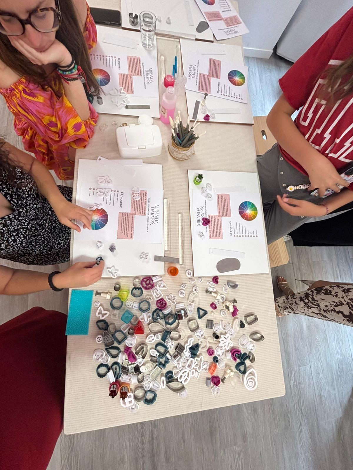 Taller Crea tus propios pendientes
